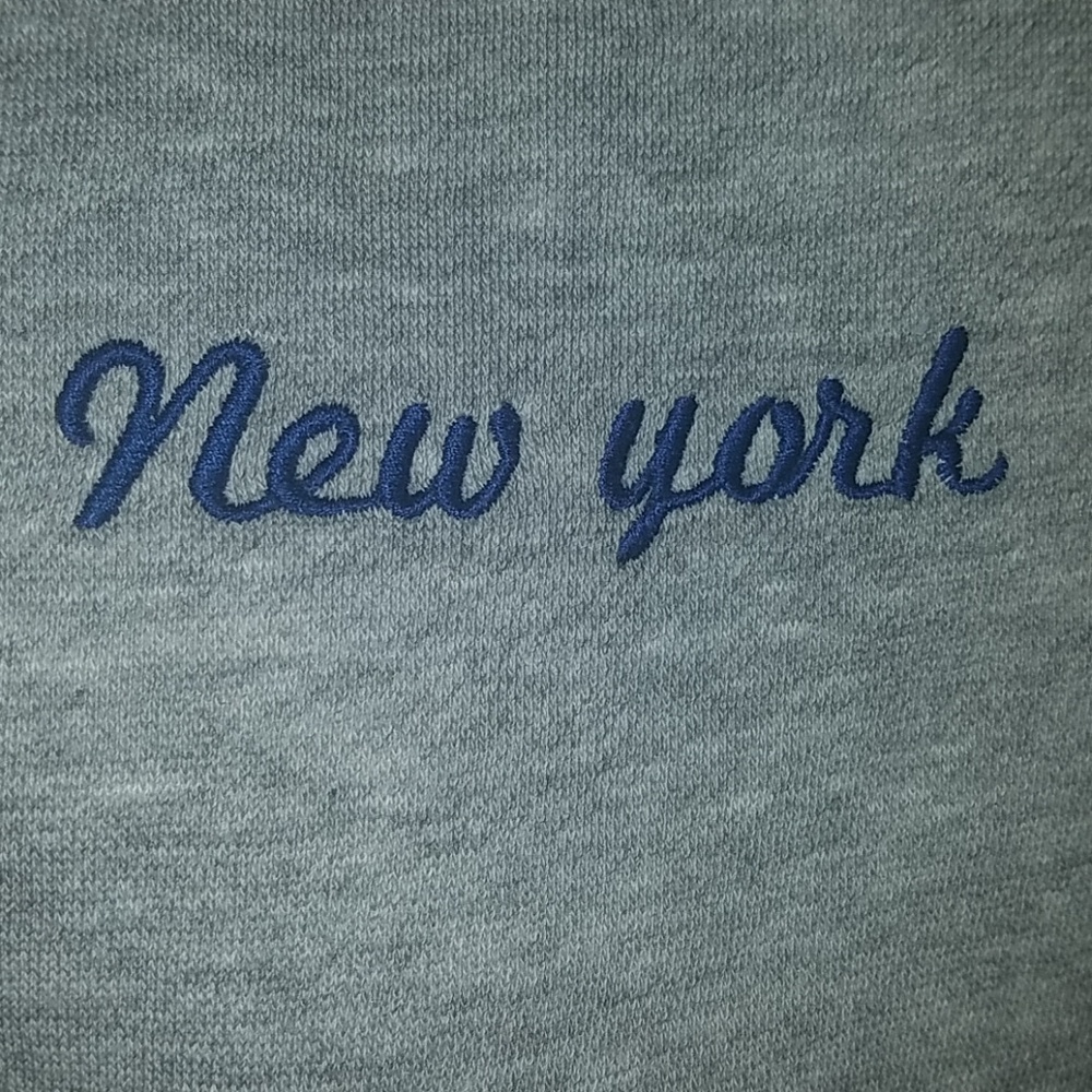 Brandy Melville Nancy New York Sweatshirt - Picture 3 of 3